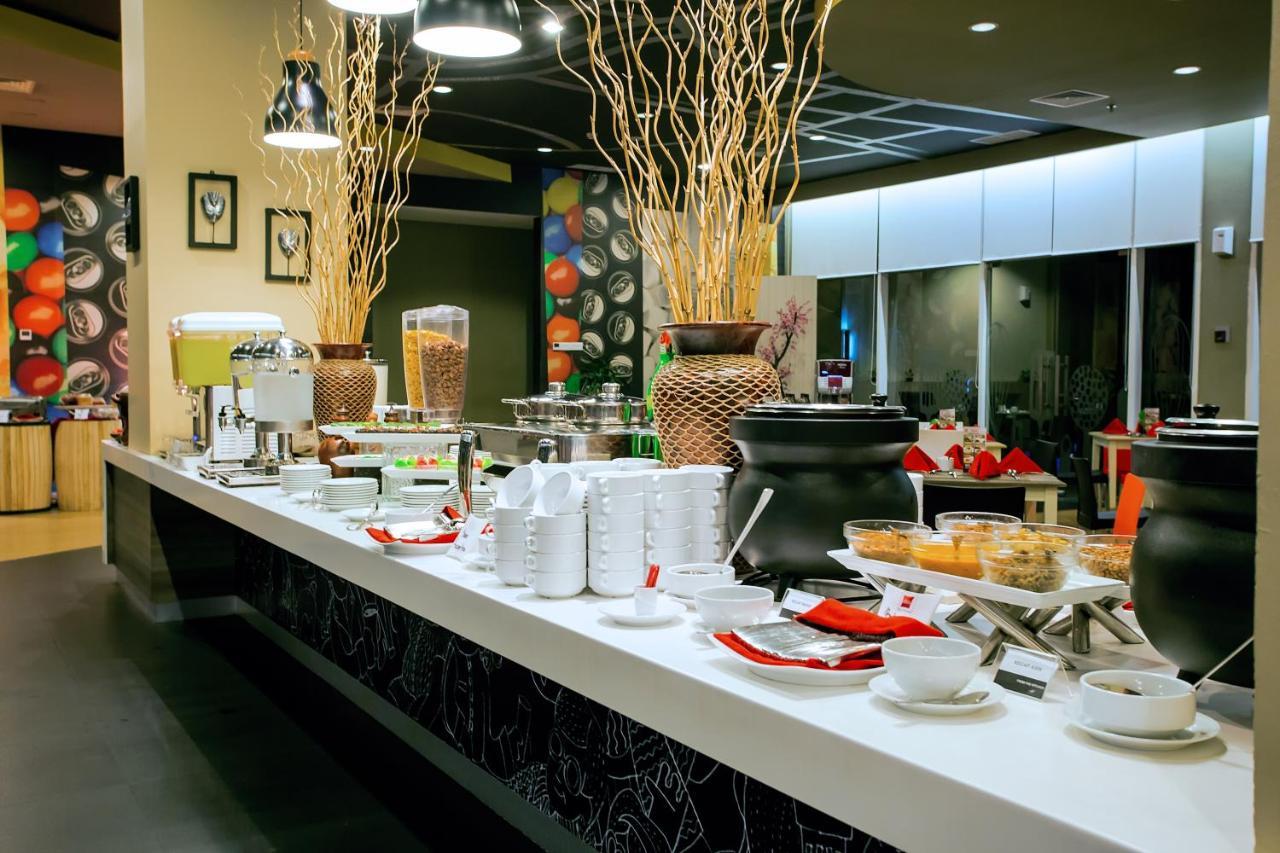 Ibis Surabaya City Center Екстер'єр фото