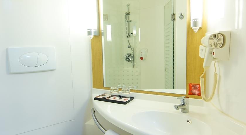 Ibis Surabaya City Center Екстер'єр фото