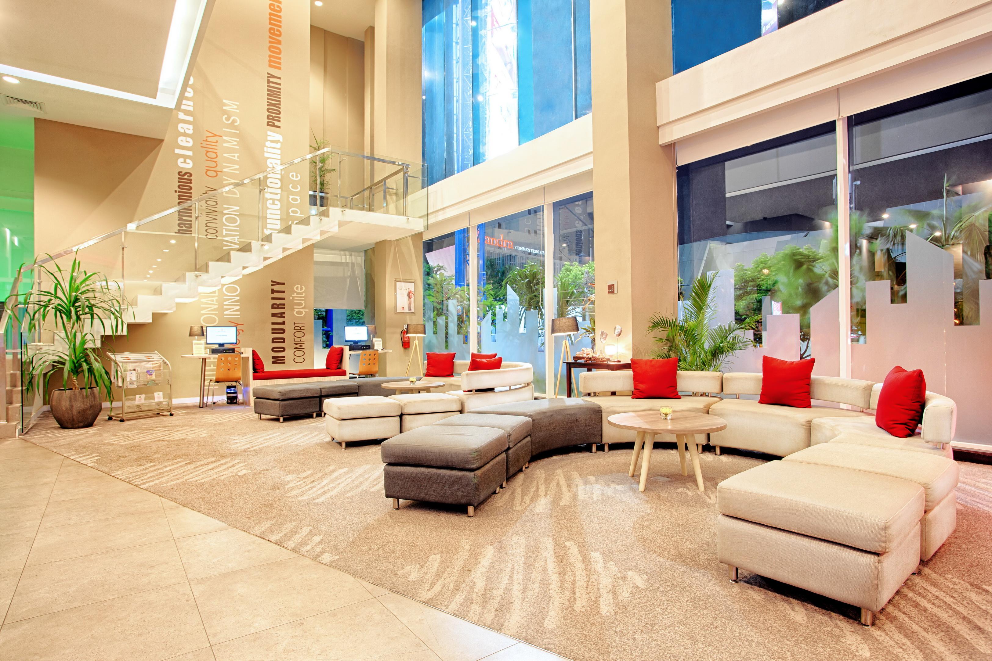 Ibis Surabaya City Center Екстер'єр фото