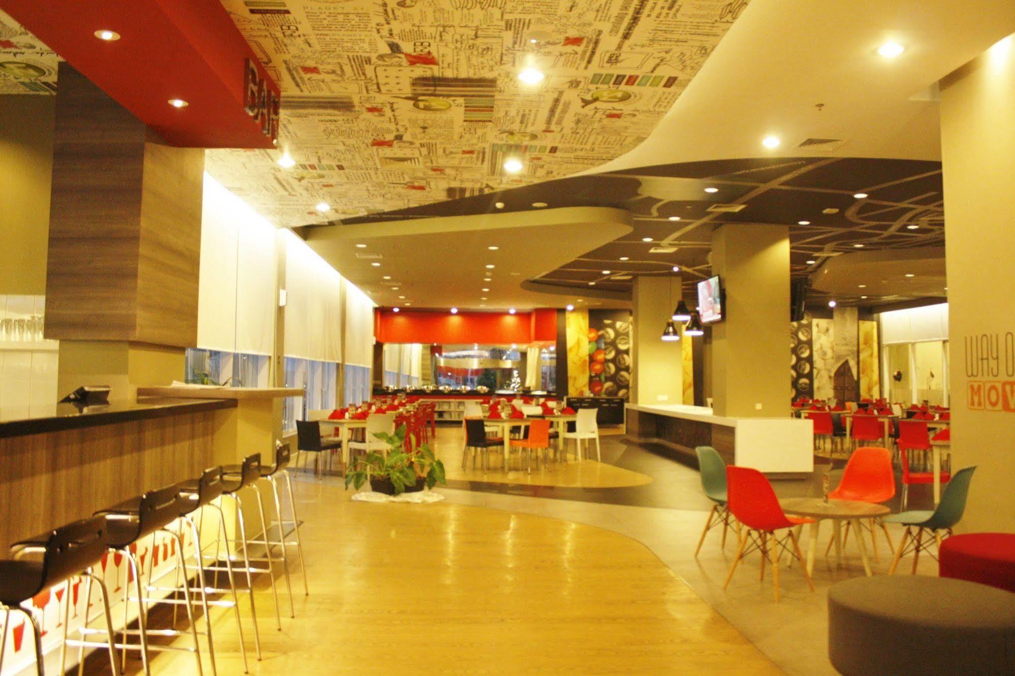 Ibis Surabaya City Center Екстер'єр фото