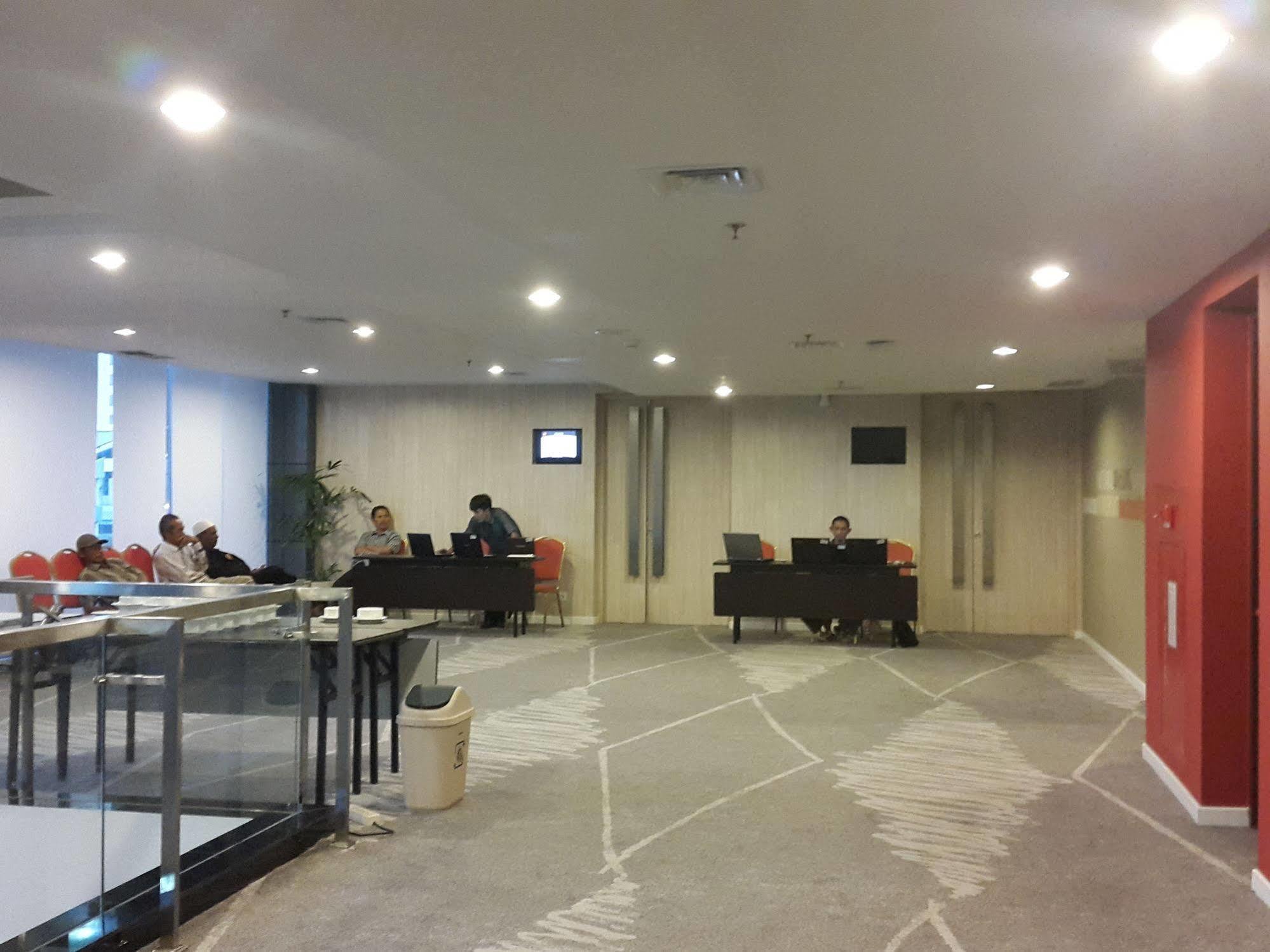 Ibis Surabaya City Center Екстер'єр фото