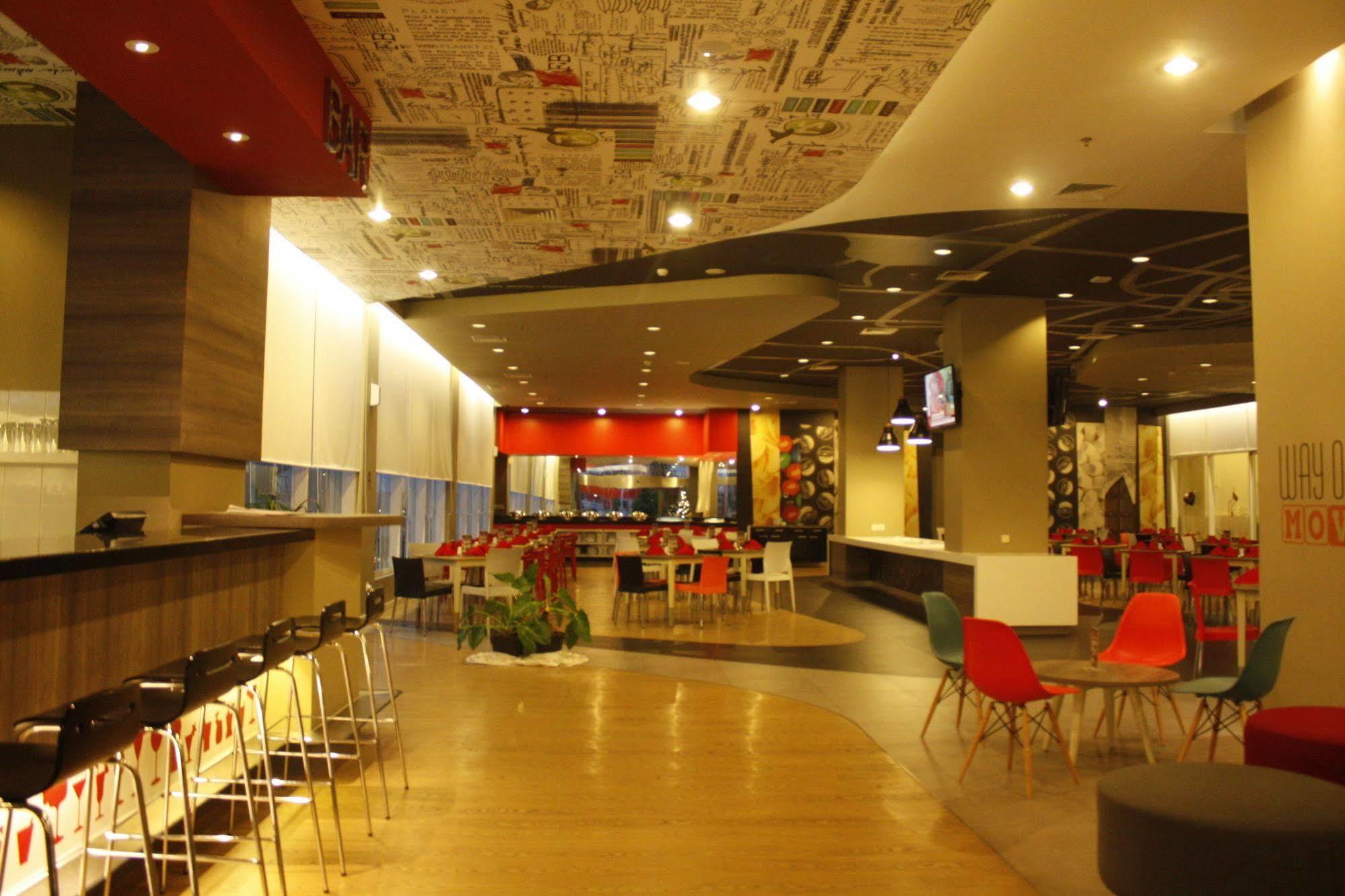 Ibis Surabaya City Center Екстер'єр фото